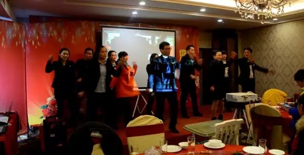 揮灑青春，以樂為主，群魔共舞之抓錢舞